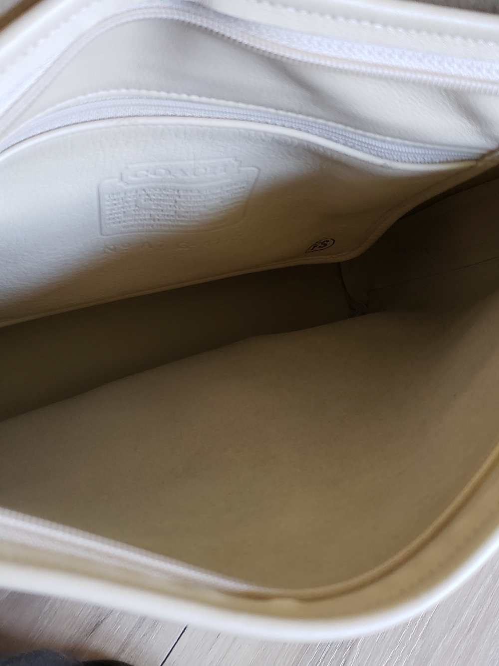 Vintage Coach Crossbody Whitney Bone White Leather Timeless USA Shoulder Bag - Picture 13 of 15